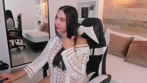 olivia_willoow online show from 11-08-25, 02:45