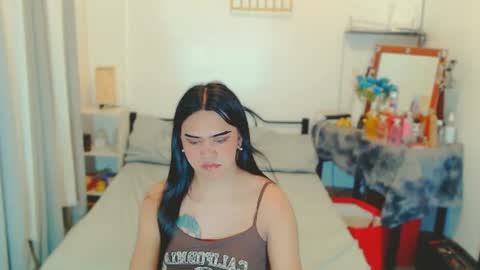 Snapshot of olivia_xxo chatting on 07-24-26, 11:03 olivia_xxo online show from 07-24-26, 11:03