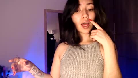 oliviaaa__ online show from 12-18-24, 03:58