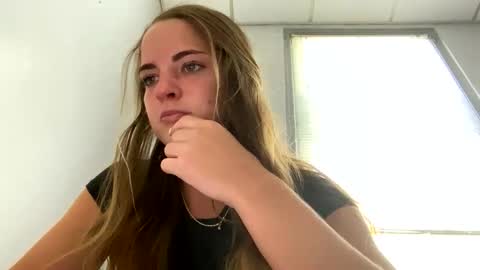 oliviaaraee online show from 04-07-26, 04:29