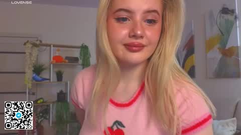 Olivia online show from 10-04-25, 02:42