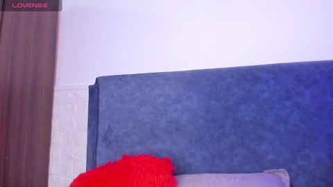 OLIVIA online show from 12-06-24, 02:35