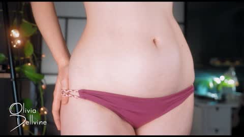 Olivia online show from 01-08-25, 04:02