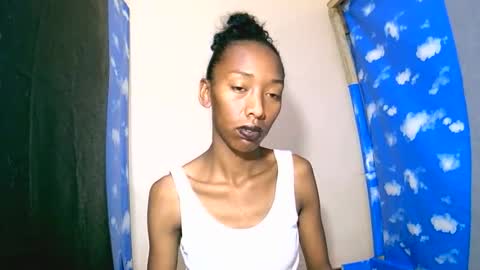 oliviah27 online show from 10-04-25, 11:41