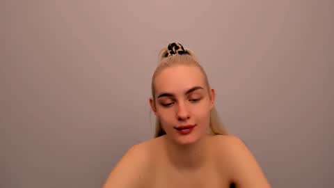 oliviaBeauty online show from 01-10-26, 09:30