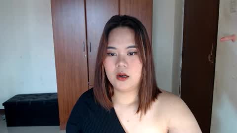 Snapshot of oliviahollywood chatting on 01-24-25, 07:30 olivia hollywood online show from 01-24-25, 07:30