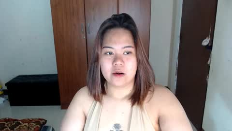 Snapshot of oliviahollywood chatting on 01-26-25, 12:01 olivia hollywood online show from 01-26-25, 12:01