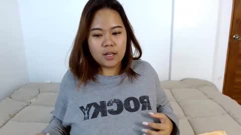 Snapshot of oliviahollywood chatting on 02-14-25, 08:37 olivia hollywood online show from 02-14-25, 08:37