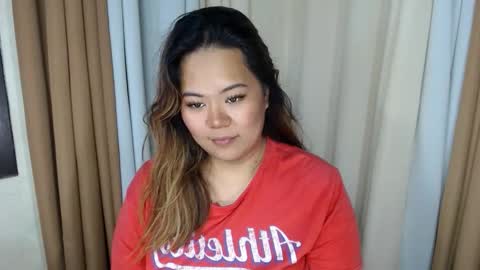 Snapshot of oliviahollywood chatting on 10-22-25, 04:51 olivia hollywood online show from 10-22-25, 04:51