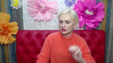 OliviaHorst online show from 11-16-25, 06:13