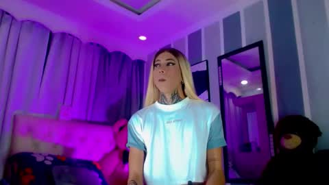 oliviahot01 online show from 06-09-26, 01:06