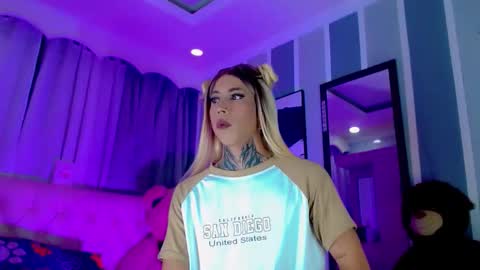 oliviahot01 online show from 06-11-26, 01:38