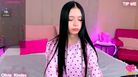 Olivia online show from 10-15-25, 05:24