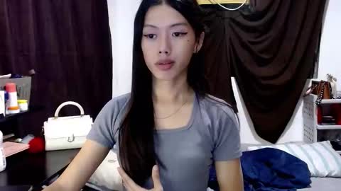 oliviaknightx online show from 02-08-26, 02:42