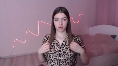 Olivia online show from 01-08-25, 05:05