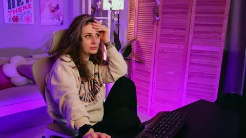 Liv online show from 10-31-25, 09:10