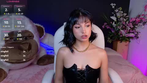 Olivia Mcneill  online show from 01-31-25, 08:01