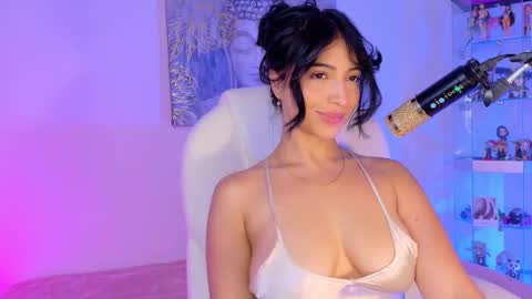 Olivia Mcneill  online show from 03-24-26, 12:54