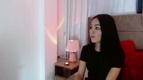 OliviaPetit  online show from 10-07-25, 02:14