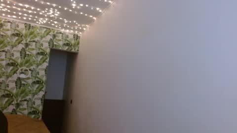 Olivia online show from 01-19-25, 05:26