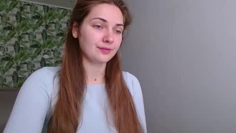 Olivia online show from 10-19-25, 04:24