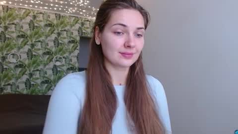 Olivia online show from 10-24-25, 04:31