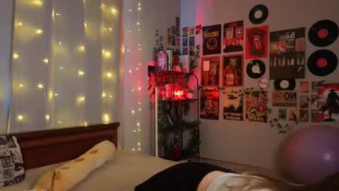 Kylie online show from 12-05-25, 10:24