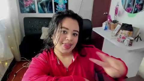 oliviia_cute online show from 11-11-25, 05:57