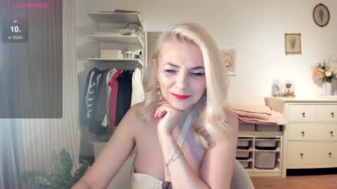 Snapshot of ollalla7 chatting on 10-26-25, 06:03 ollalla7 online show from 10-26-25, 06:03