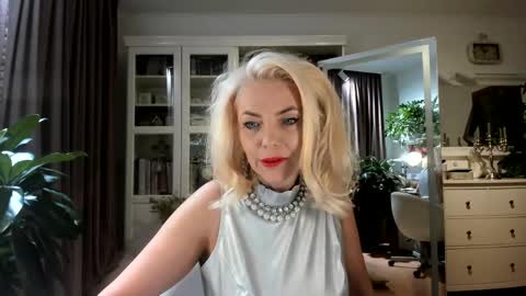 ollalla7 online show from 05-10-26, 07:52