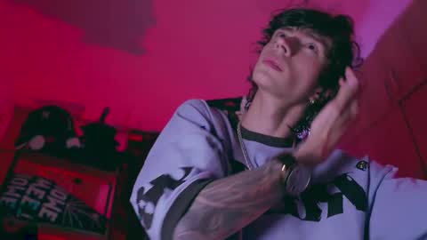     online show from 11-07-25, 04:01