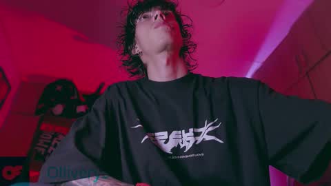     online show from 11-12-25, 02:45