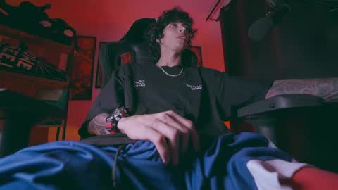 Snapshot of olliver___y chatting on 03-18-26, 02:26 online show from 03-18-26, 02:26