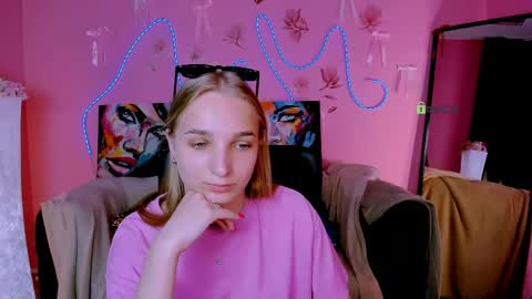 Ollivia online show from 05-25-26, 05:46