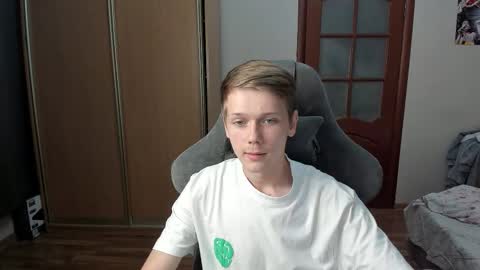 Oliver and Mira online show from 10-17-25, 08:44