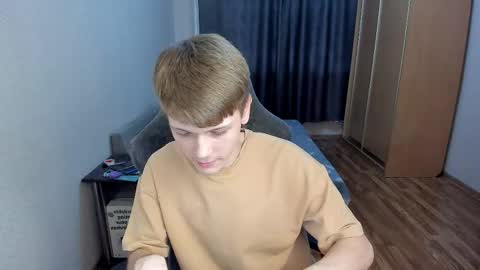 Oliver and Mira online show from 05-04-26, 12:56