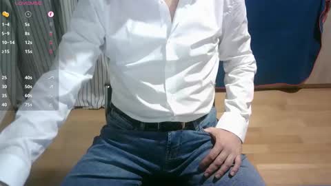 Snapshot of omar87ram chatting on 01-16-26, 05:17 Omar online show from 01-16-26, 05:17