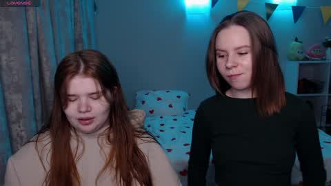 Snapshot of omellyoo chatting on 12-28-24, 12:13 MellY online show from 12-28-24, 12:13