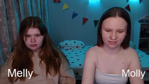 Snapshot of omellyoo chatting on 12-31-24, 05:51 MellY online show from 12-31-24, 05:51