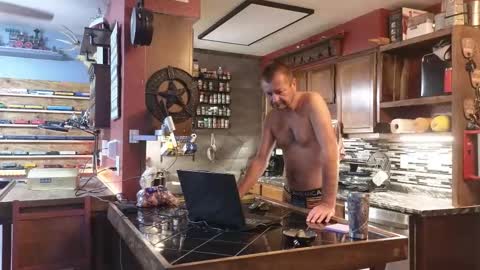 Snapshot of omfgy chatting on 10-25-25, 08:36 Norm online show from 10-25-25, 08:36