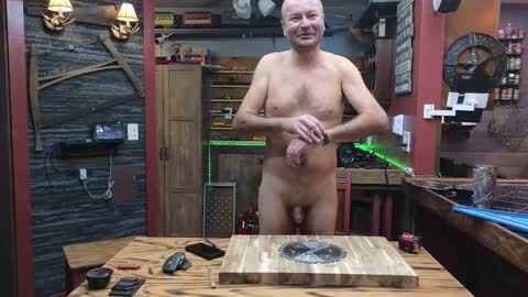 Snapshot of omfgy chatting on 11-13-25, 09:14 Norm online show from 11-13-25, 09:14