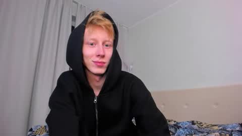 Snapshot of omg_pie chatting on 10-06-25, 10:18 Mars online show from 10-06-25, 10:18