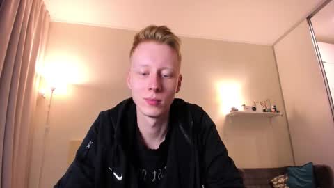 Snapshot of omg_pie chatting on 10-26-25, 10:15 Mars online show from 10-26-25, 10:15