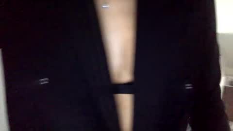 Snapshot of omilk chatting on 12-15-24, 07:10 omilk online show from 12-15-24, 07:10