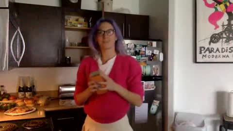 Snapshot of omilk chatting on 12-24-24, 04:40 omilk online show from 12-24-24, 04:40