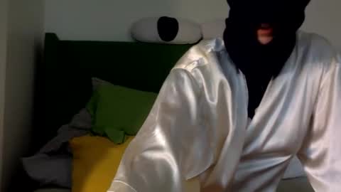 Snapshot of omilk chatting on 12-27-24, 08:50 omilk online show from 12-27-24, 08:50