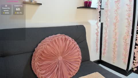 Violette online show from 01-25-25, 01:10