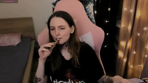 on_yxxx online show from 12-17-25, 04:46