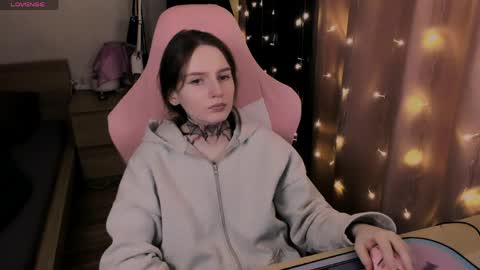 on_yxxx online show from 04-03-26, 08:07