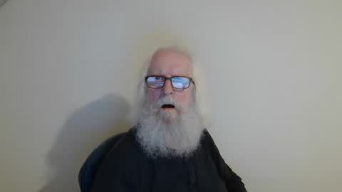 Snapshot of onanister chatting on 04-28-26, 08:25 Somewhere over the rainbow online show from 04-28-26, 08:25